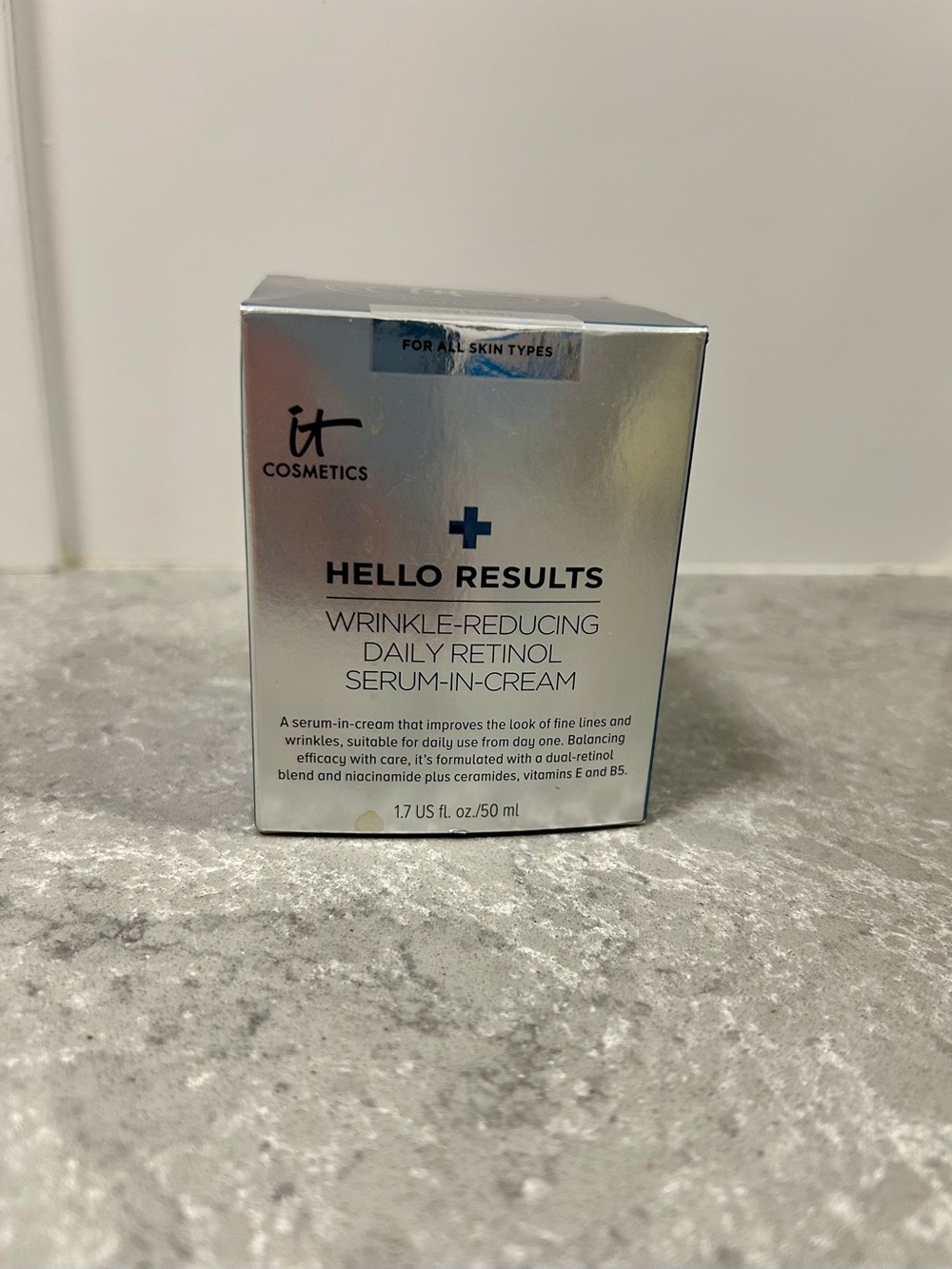 iT COSMETICS HELLO RESULTS WRINKLE REDUCING DAILY RETINOL CREAM, 1.7 Fl Oz - Picture 4 of 9